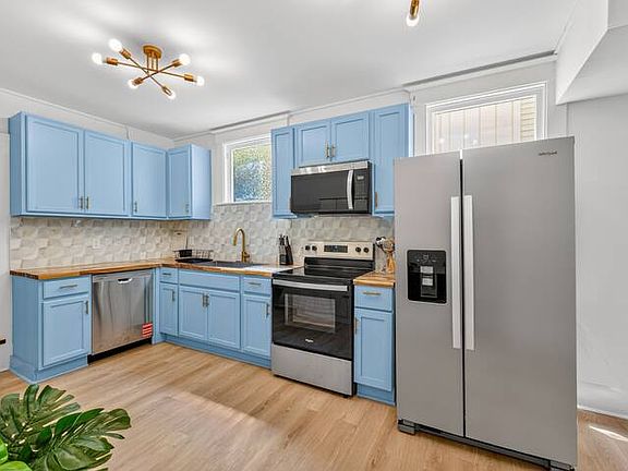 2nd image of 1125 E Anderson St #1