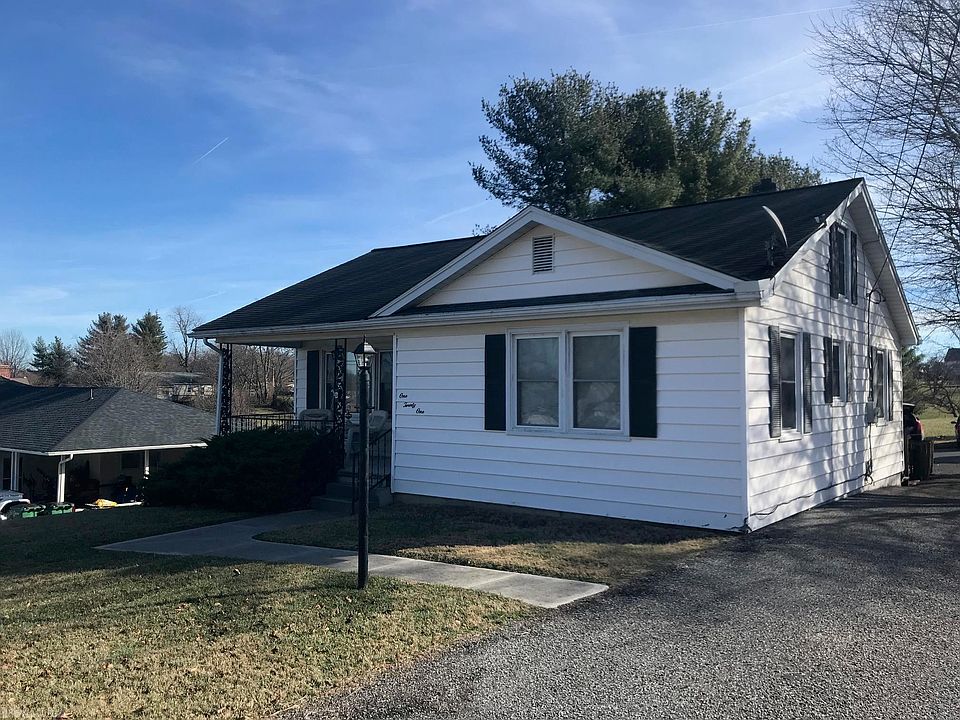 1st image of 121 Ellett Dr SE