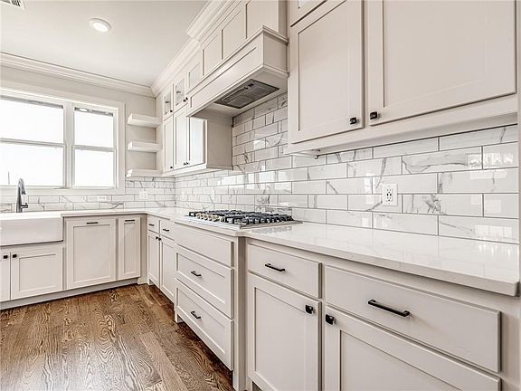 4th image of 8000 Behr Dr