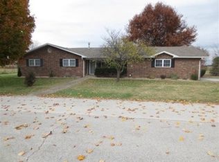 1115 Circle Dr, Mount Vernon, MO 65712