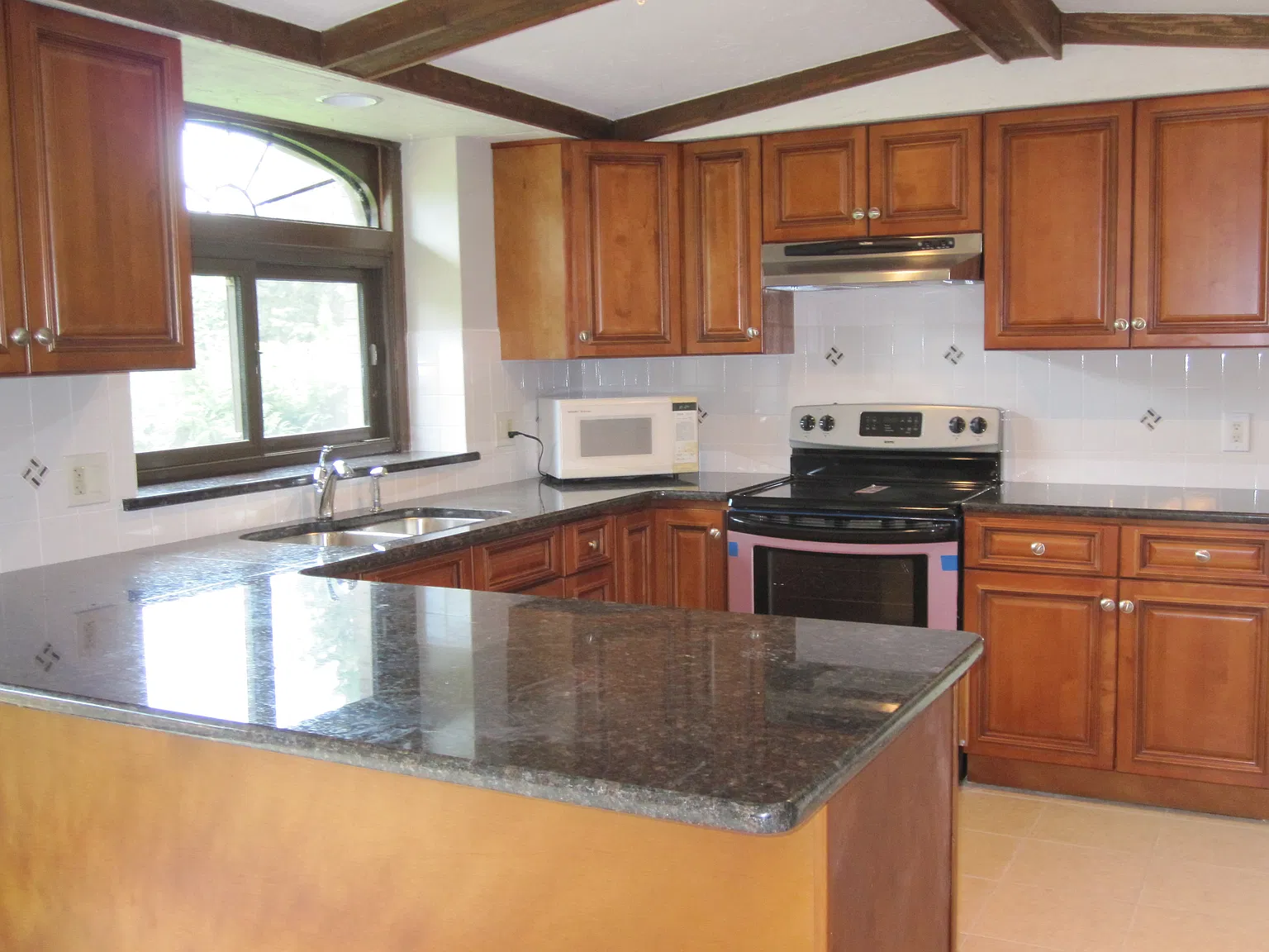 4 bed, 3115 sqft, $3,850 — Photo 2