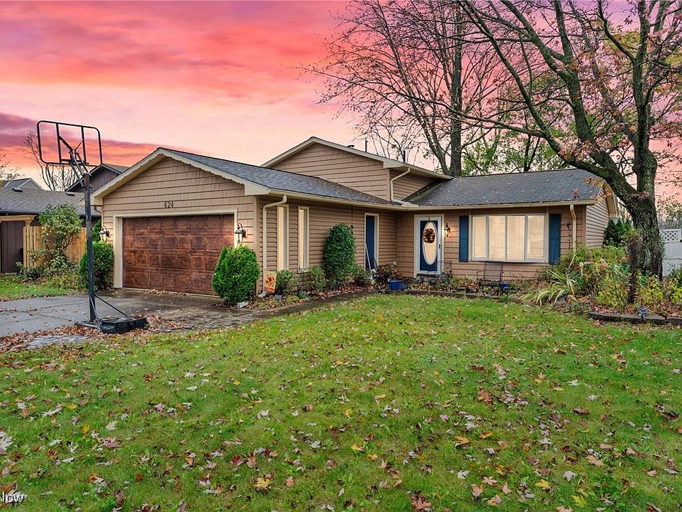 1st image of 624 Bowling Green Cir