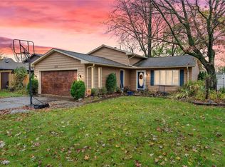 624 Bowling Green Cir, Elyria, OH 44035