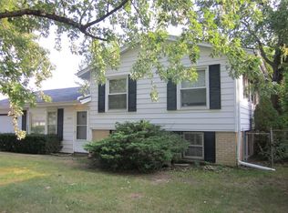 3445 Bayberry Dr, Northbrook, IL