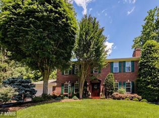 10316 Shesue St, Great Falls, VA 22066