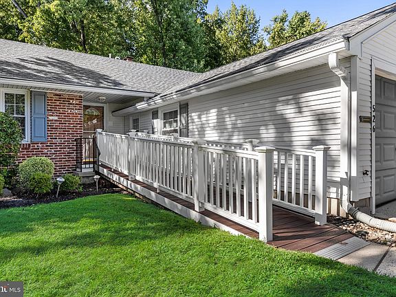 3rd image of 526 Tarrington Rd