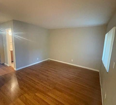 5th image of 76 E Mountain St #5