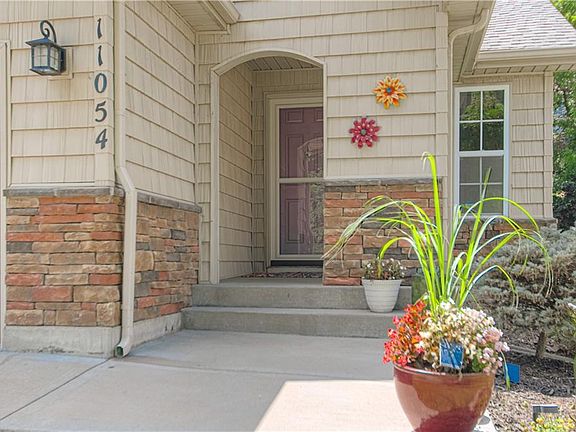 2nd image of 11054 Whispering Ln