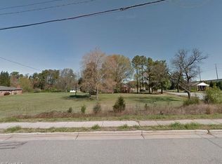 203 Brushwood Rd, Greensboro, NC 27410