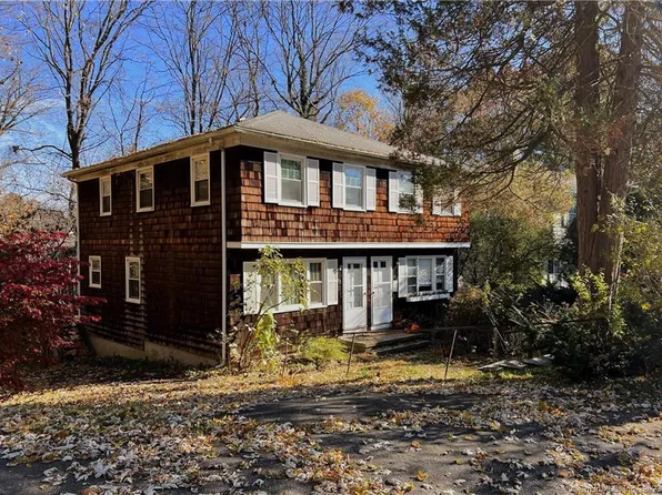 23 East Hills Drive #23, New Canaan, CT 06840