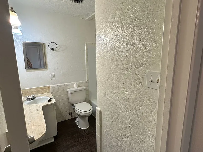 400 Johnson Dr — Photo 33