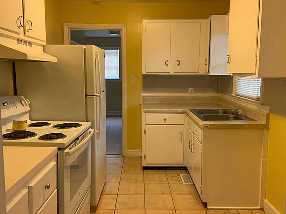 5th image of 1011 Duke St
