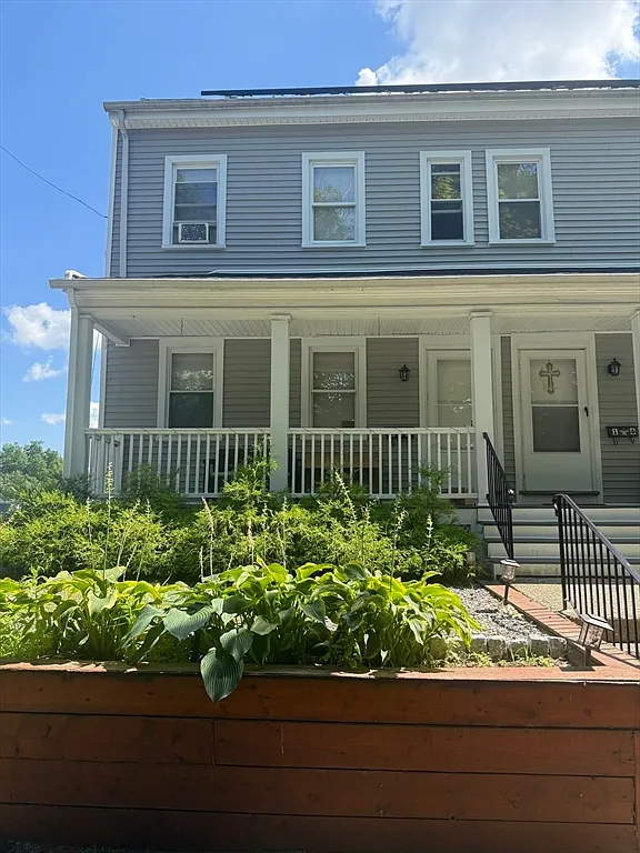 2 bed, 1.5 bath, 1200 sqft, $3,000 — Photo 2