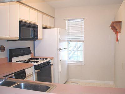 Eat-in Kitchen