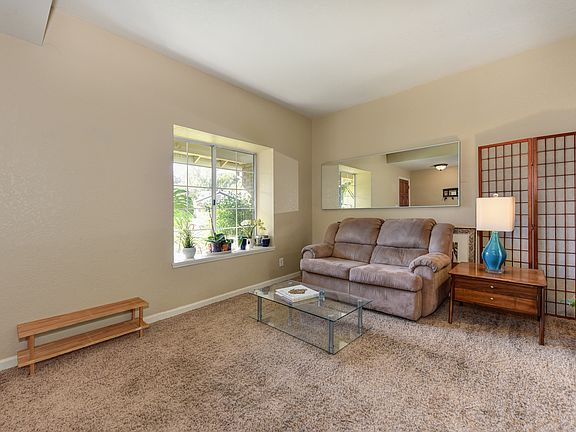 3rd image of 6052 Kingwood Cir