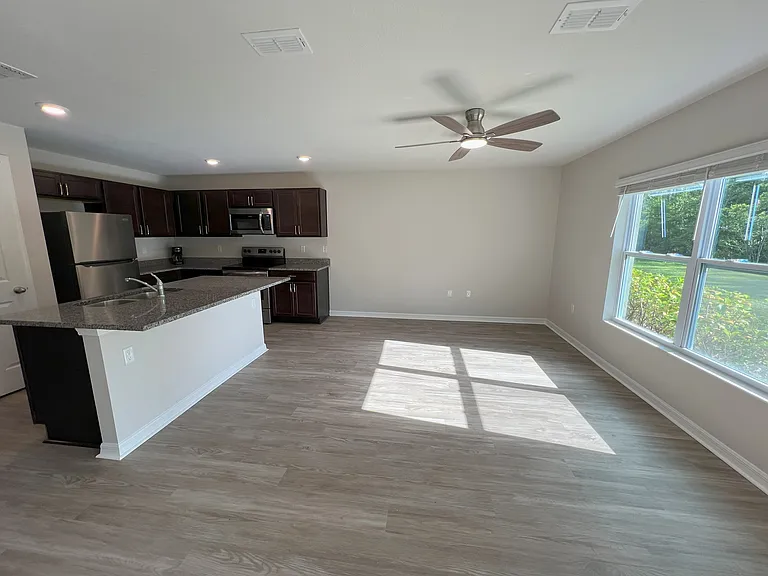 Living / Dining Area