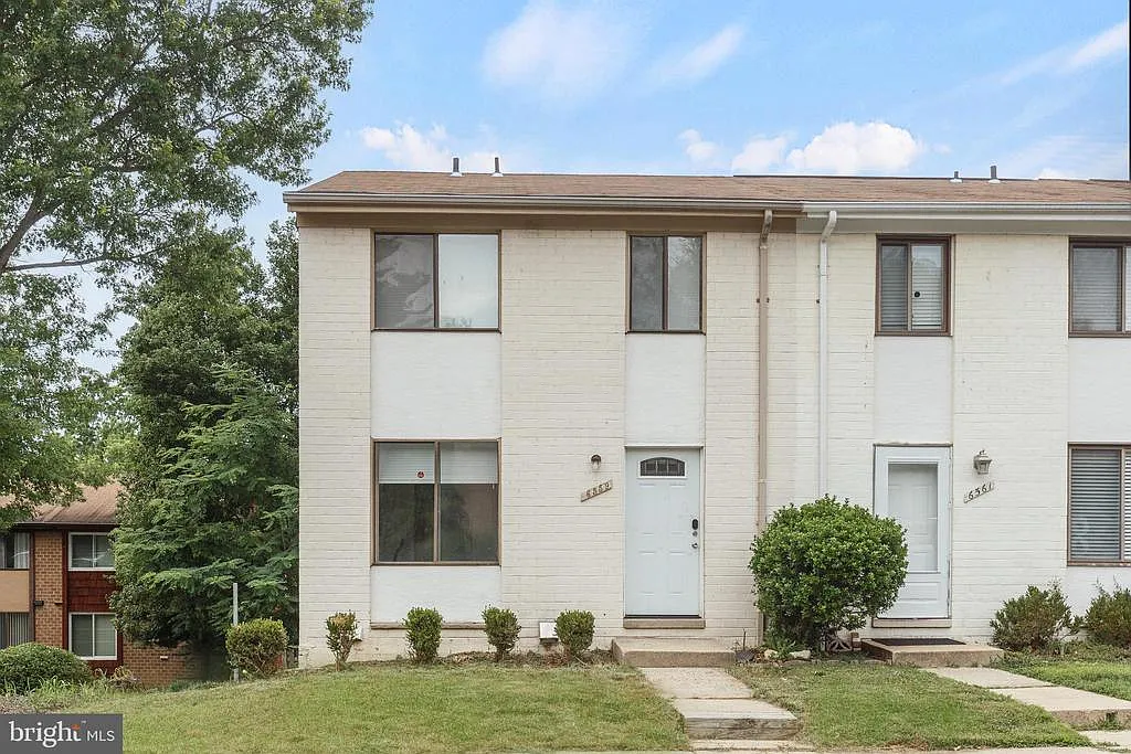 3 bed, 1.5 bath, 1763 sqft, $2,400 — Photo 1