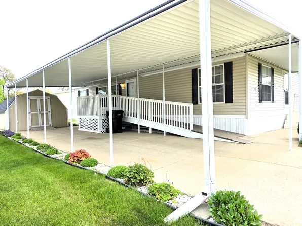 839 Wintergreen Dr #119, Hastings, MI 49058