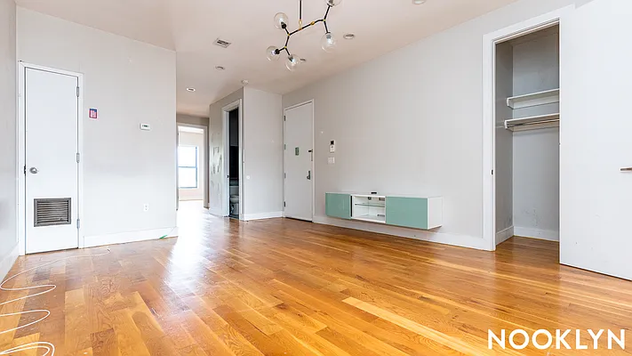 Rented by Nooklyn NYC LLC | media 30