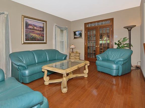 5th image of 20 Clover Meadow Ct