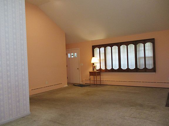 2nd image of 621 9th Ave