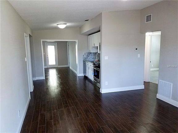2nd image of 811 74th Ave N