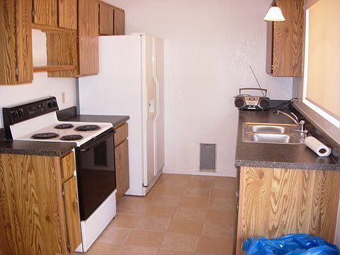 KITCHEN/REFRIGE/STOVE/OVEN/DISHWASHER/DISPOSAL/MICRO
