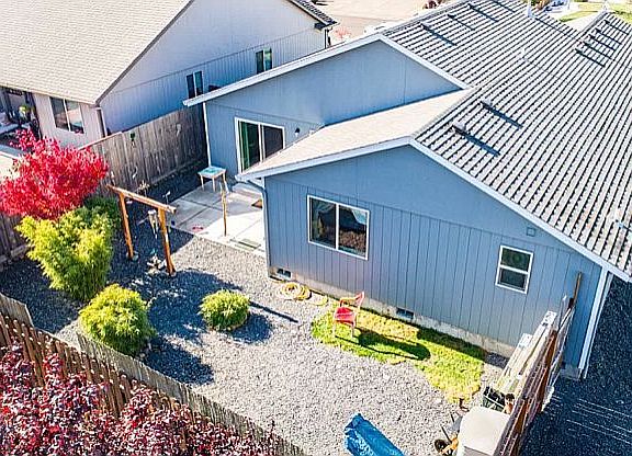 2nd image of 1251 40th Ave