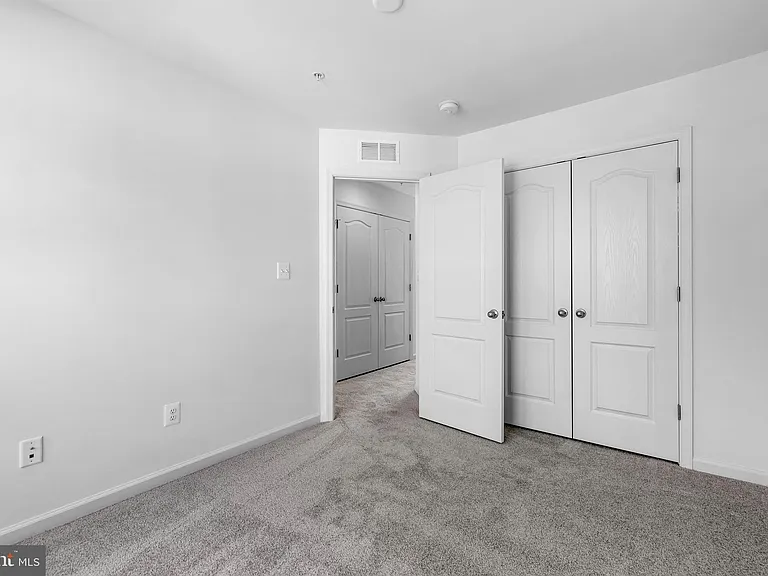 464 Peleton St — Photo 18