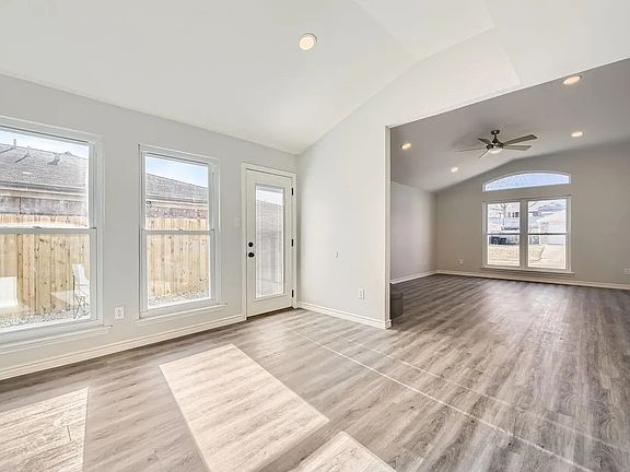 5th image of 10248 Westward Dr