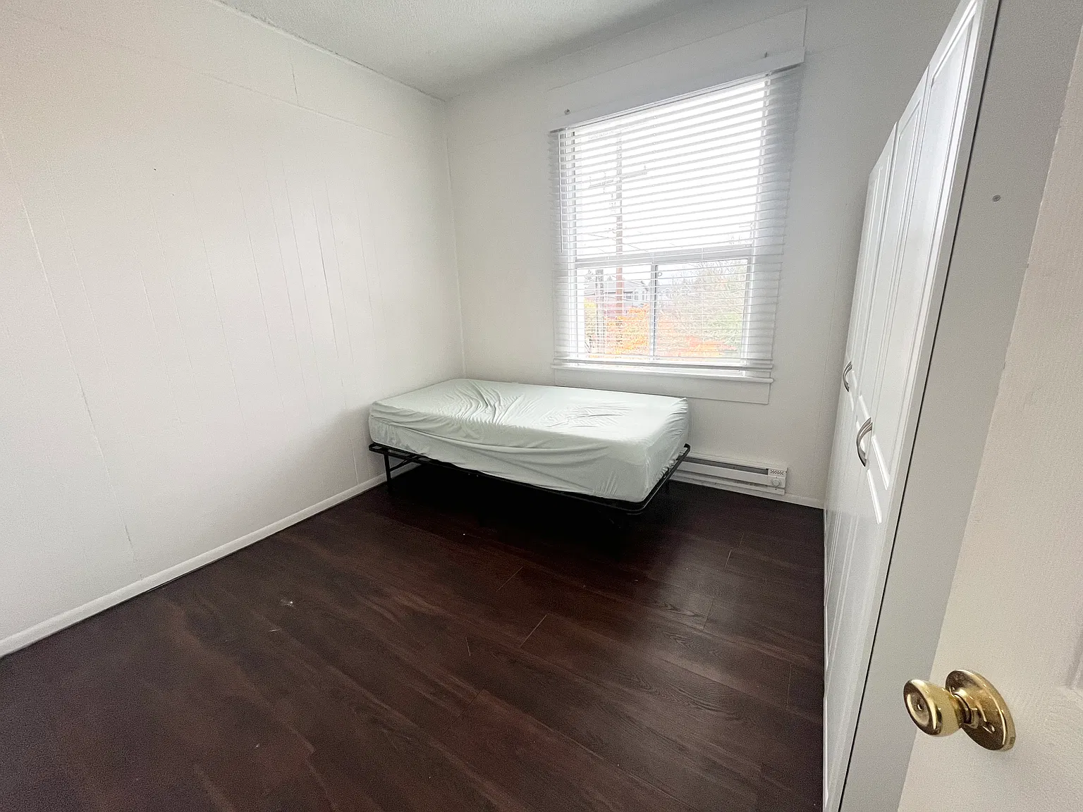 3 bed, 1100 sqft, $2,400 — Photo 1