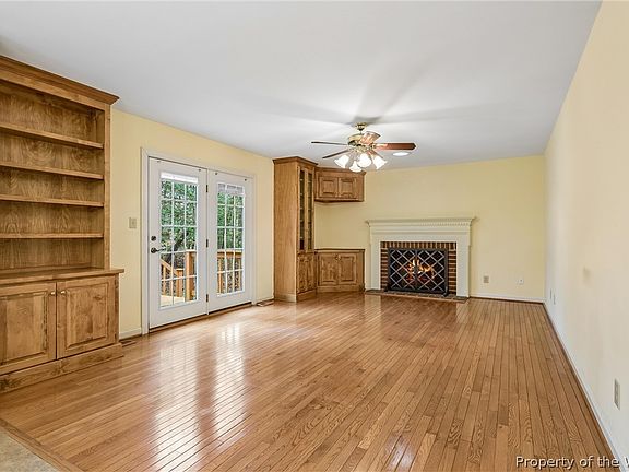 3rd image of 2400 W Miller Rd