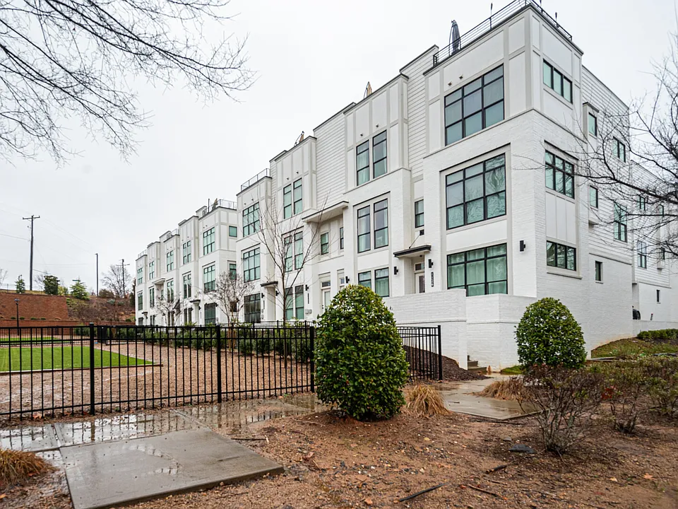 Wesley Terrace Ave