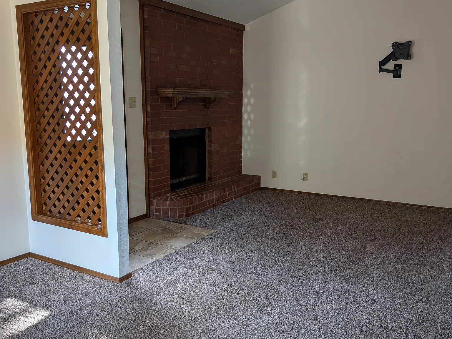 2 bed, 1054 sqft, $1,000 — Photo 4