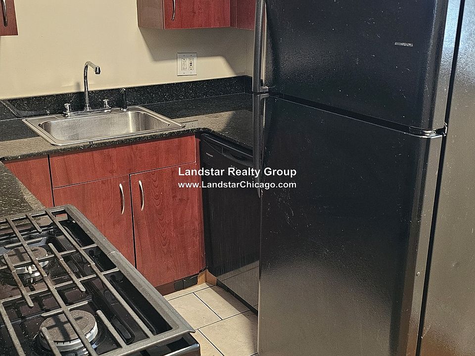 1st image of 2642 W Foster Ave APT 105
