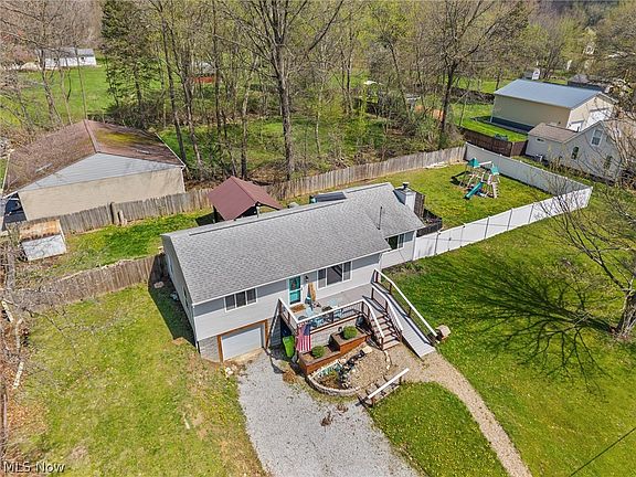 2nd image of 565 Perry Rd
