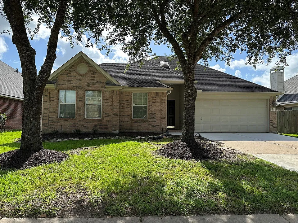 3715 Humble Dr