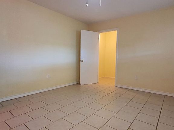 4th image of 16 E Avenue G #1