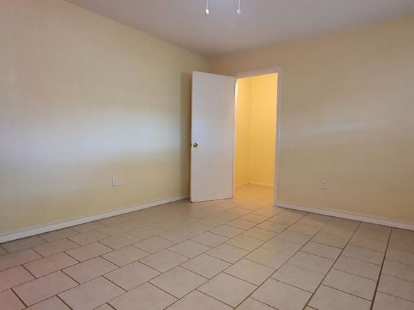 16 E Avenue G