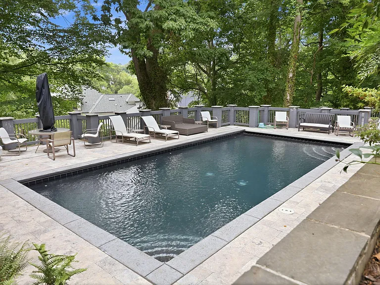 2828 Exeter Cir — Photo 43