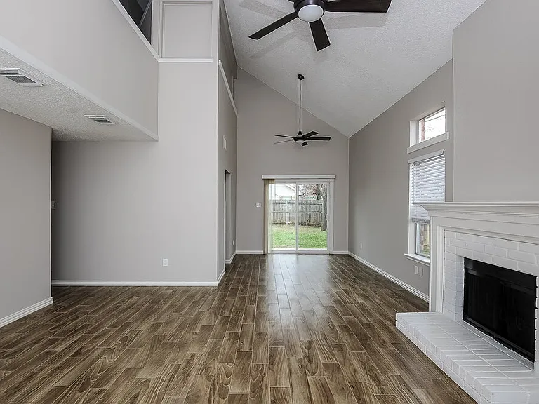 8500 Charleston Ave — Photo 5