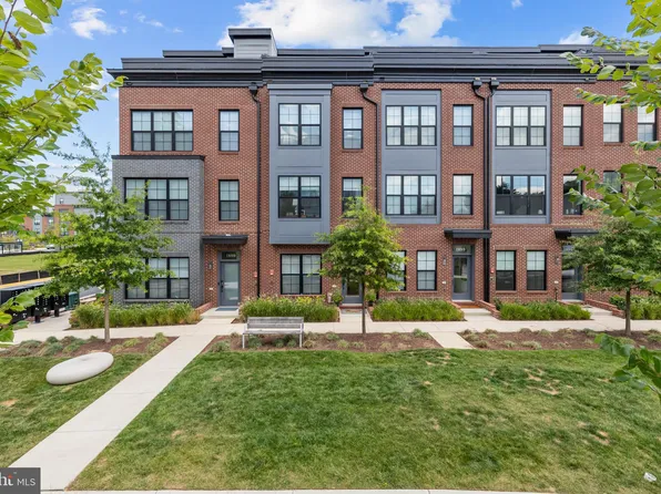 1891 Midline Ave, Reston, VA 20190