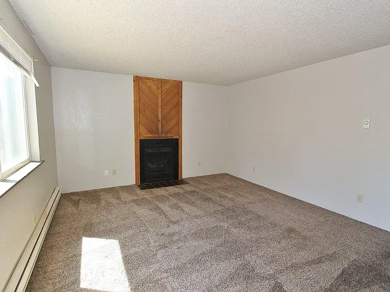 4833 W Targee St — Photo 7