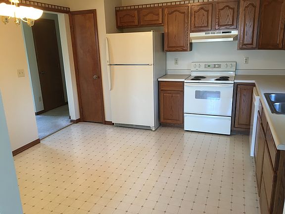 2nd image of 975 Elizabeth Ave
