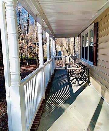 3rd image of 6689 Lake View Dr