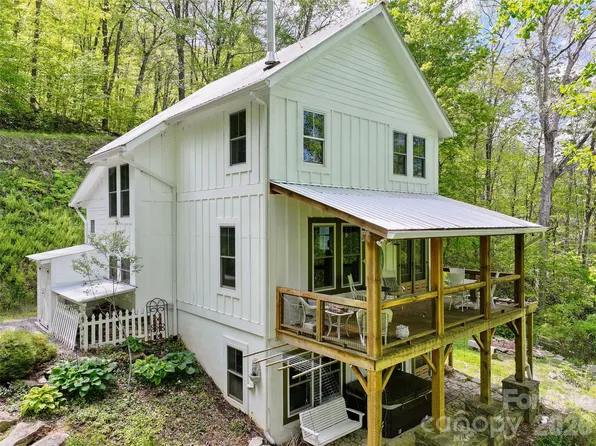 580 Split Pine Cv, Clyde, NC 28721