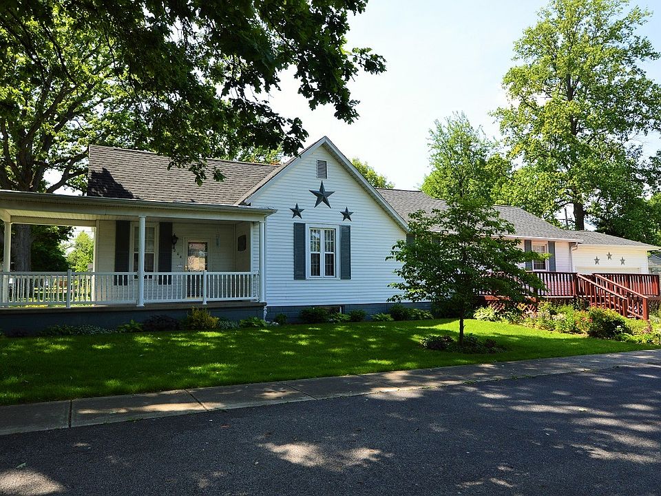 1st image of 204 N Sheets St