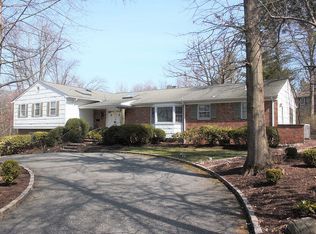 7 Princeton Rd, Livingston, NJ 07039