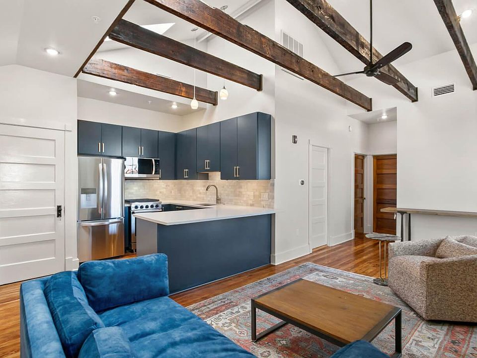 1st image of 937 Dumaine St #301