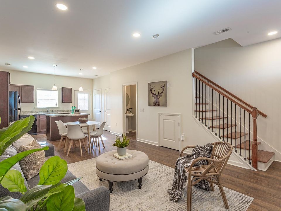 1st image of 270 Trunk St NE #270